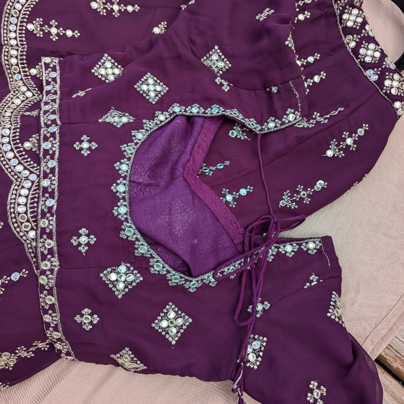 Party style Lehnga ,stitched blouse with embroidered dupatta - Picture 8 of 14